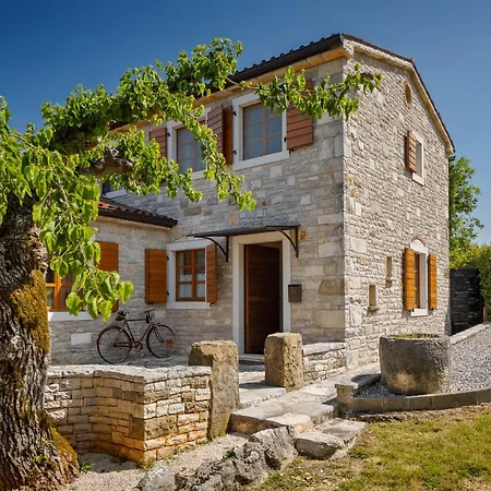 Nonna Lucia Villa