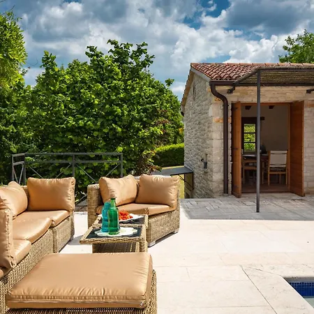 Nonna Lucia Groznjan